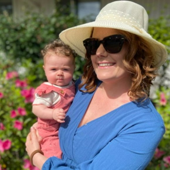 Meet your Posher, Kelly - Picture 2 of 3